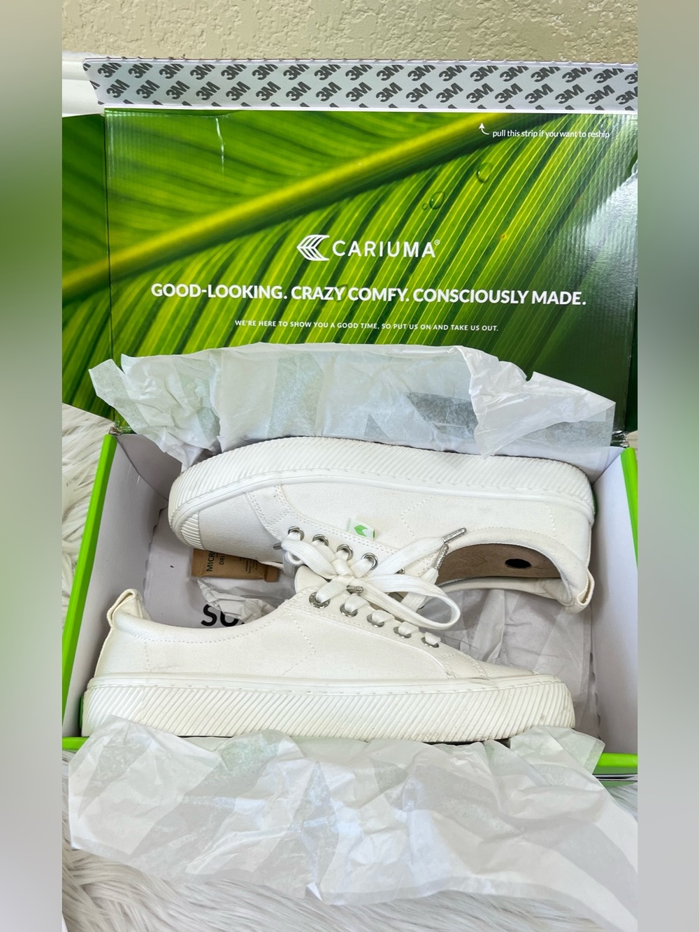 Cariuma white low canvas sneakers, tennis shoes, organic cotton, size 7.5 - Picture 9 of 10